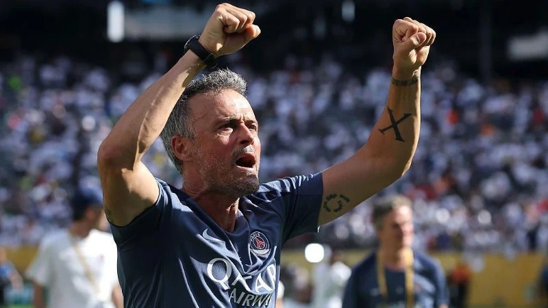 HLV Luis Enrique tự hào với chiến thắng trước Real