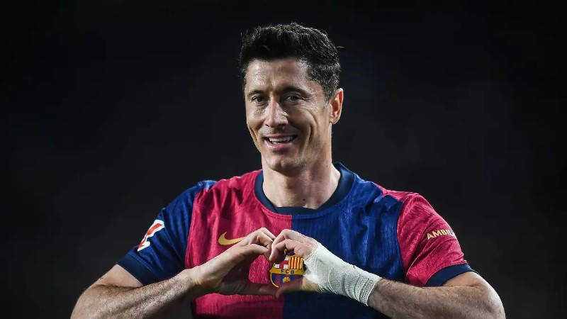 Saudi Pro League mời Lewandowski với lương cực khủng