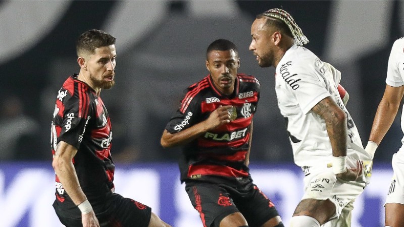 Neymar ghi bàn cho Santos