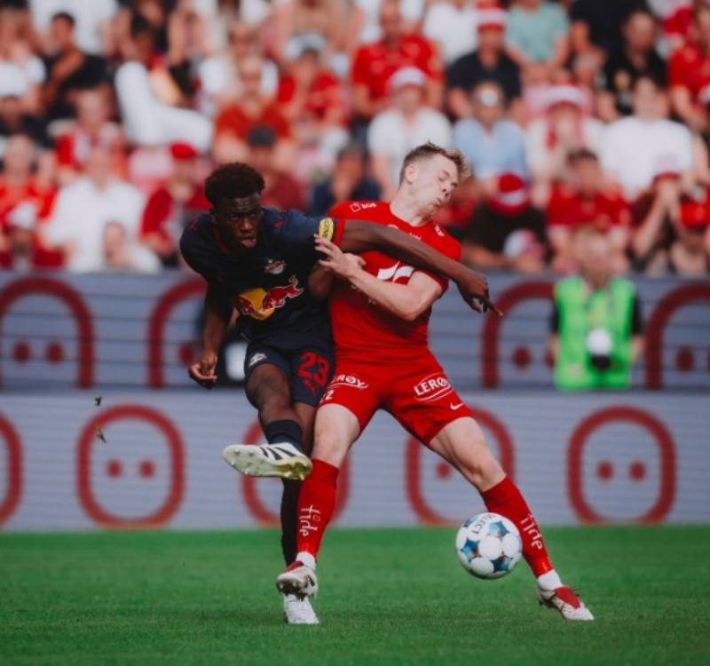 SK Brann khó tạo bất ngờ trước Red Bull Salzburg