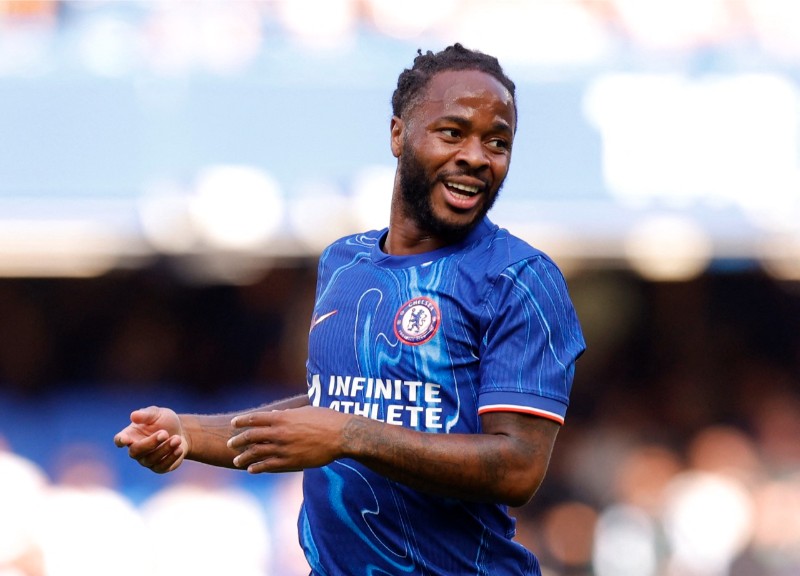 Chelsea muốn nhanh chóng bán Sterling