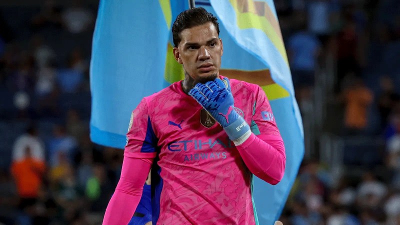 Man City cân nhắc bán Ederson