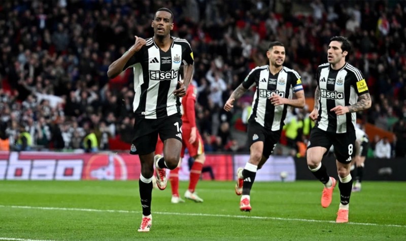 Isak quyết tâm rời Newcastle