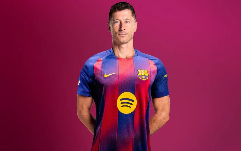 Lewandowski chỉ muốn đá cho Barca