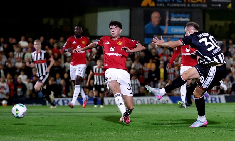 MU thua sốc đội chiếu dưới Grimsby