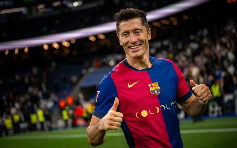 Lewandowski từ chối đề nghị của Al Hilal và Al-Nassr