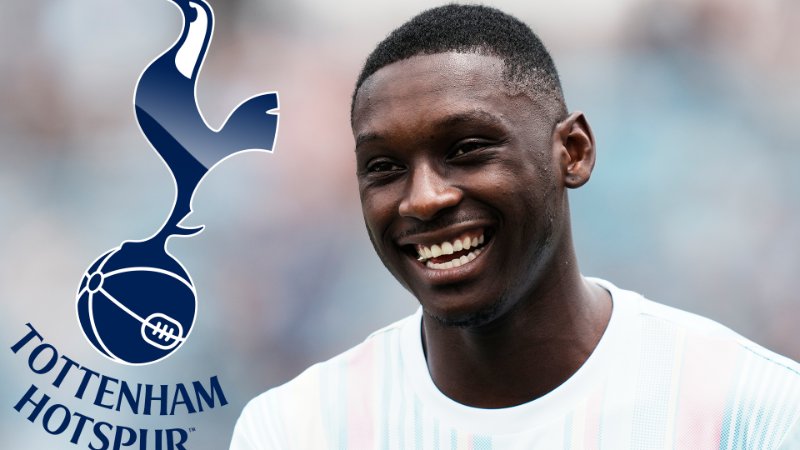 Kolo Muani sẽ chơi cho Tottenham tại Ngoại hạng Anh