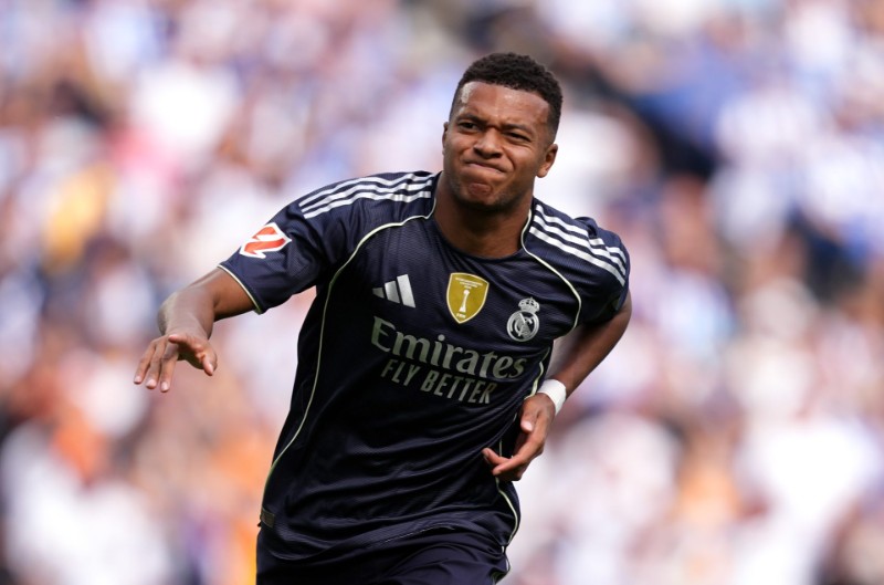 Mbappe tỏa sáng giúp Real Madrid giành 3 điểm
