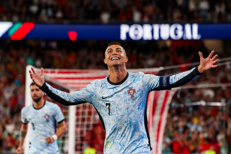 CR7 san bằng thành tích 39 bàn tại các vòng loại World Cup